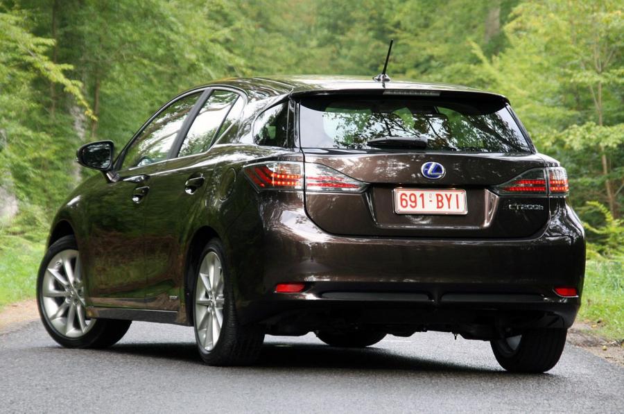  Lexus CT200h 2010 года  (фото 141 из 266)